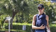 Najplaćenija manekenka na svetu (44) prvi put pokazala bebu: Mališanu je obukla ovo i oduševila milione rečima