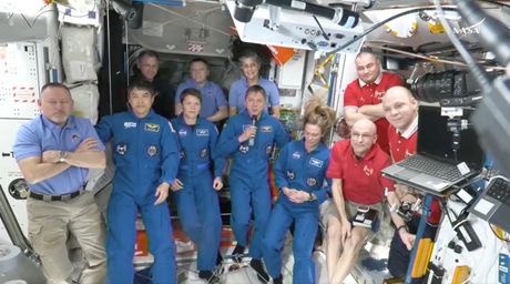 Astronauti se vraćaju na Zemlju Astronauti se vraćaju na Zemlju