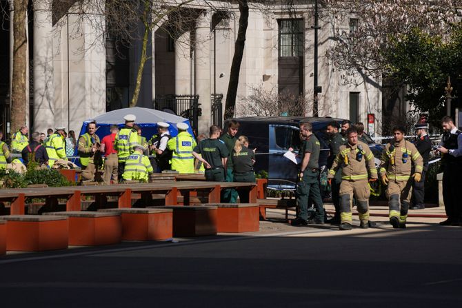 London kombi pešaci nesreća