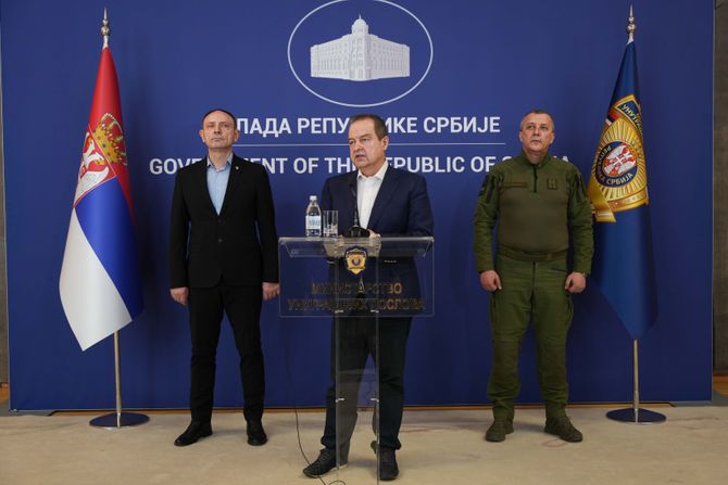 ivica dacic, zvucni top