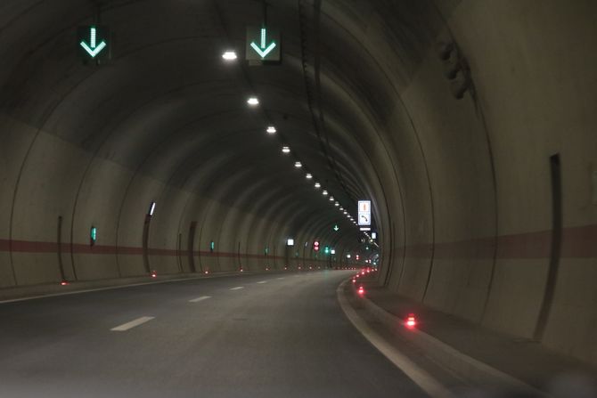 Tunel Manajle