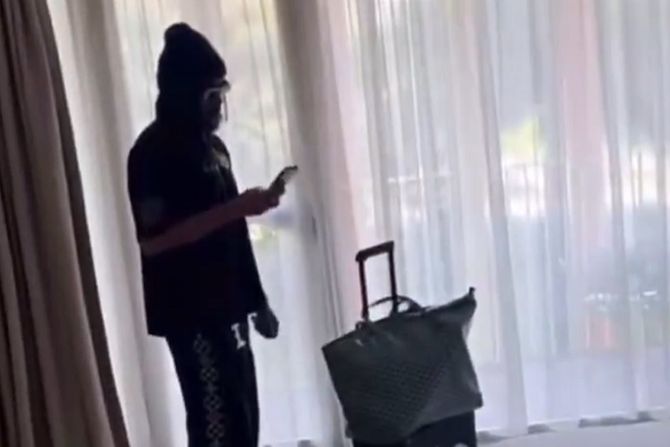 Aleks Ivobi, Ola Aina Aleks Ivobi, Ola Aina