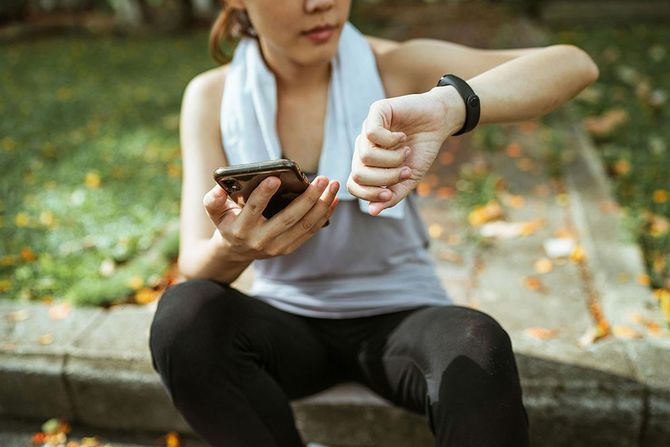 Devojka trening pametni sat