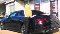 Jovana Jeremić uhvaćena posle raskida, ispred zgrade je čeka drugi muškarac: Ona se namunjila, pa doživela peh