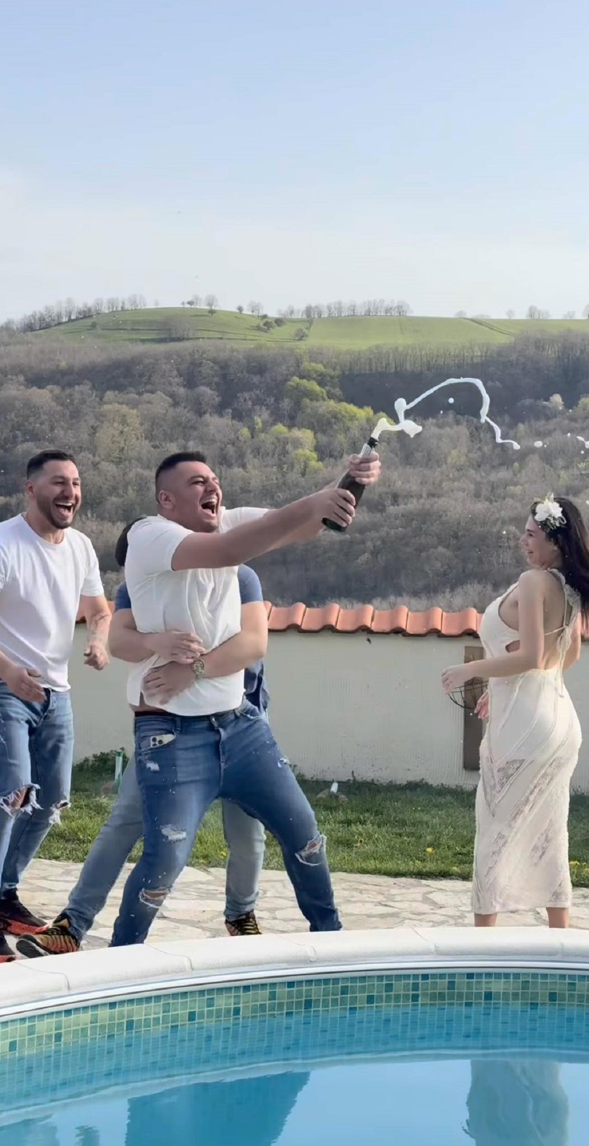 Adam dobio sina, a njegov potez od pre nekoliko meseci razbesneo je javnost: "Kao da je žensko dete manje..."
