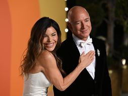 Džef Bezos i Loren Sančez