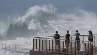 Stravični talasi poplavili Sidnej, voda ušla u kuće: