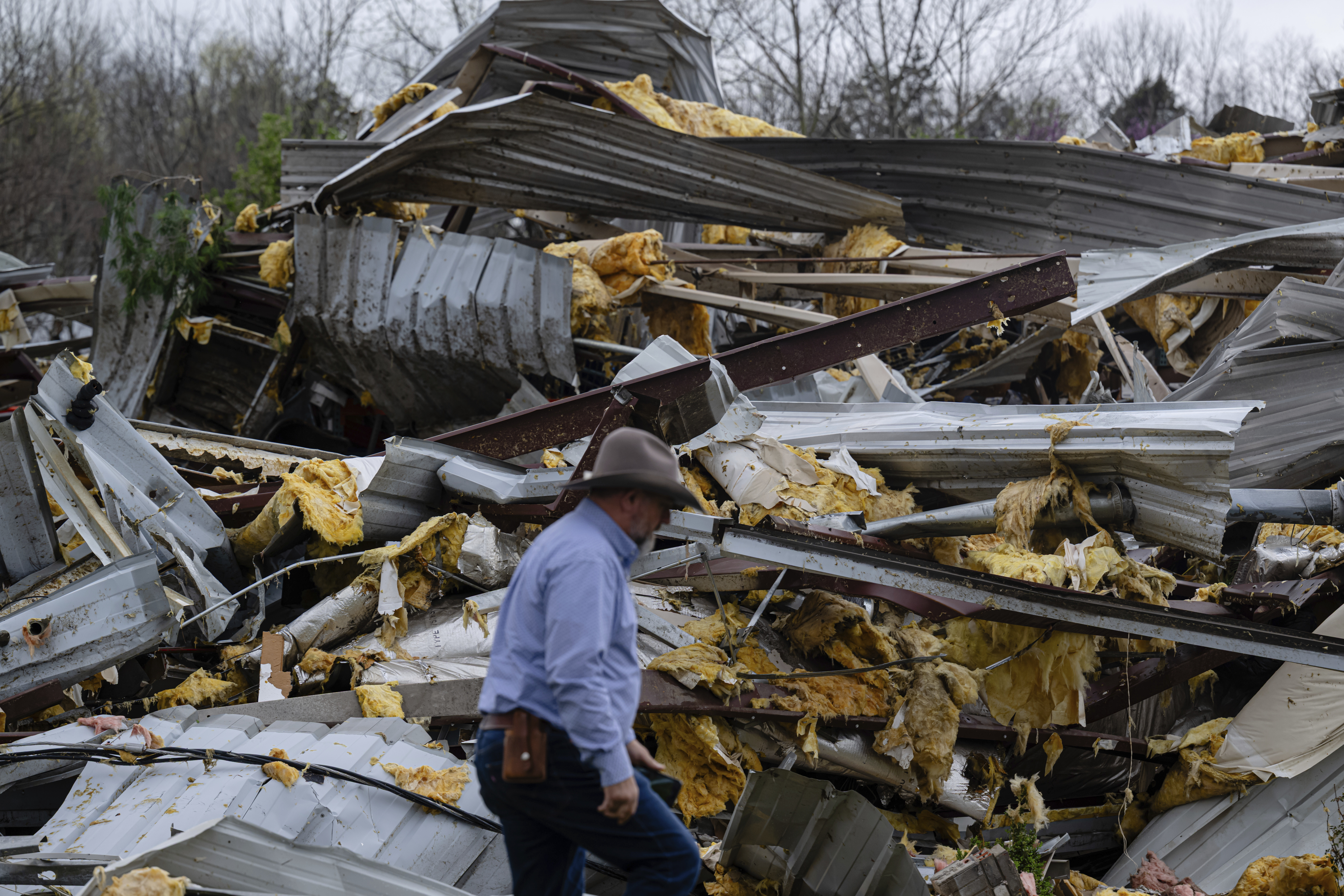 Tornado poharao Mičigen i Ohajo: Šestoro mrtvih, oštećene kuće i upozorenje na nove oluje