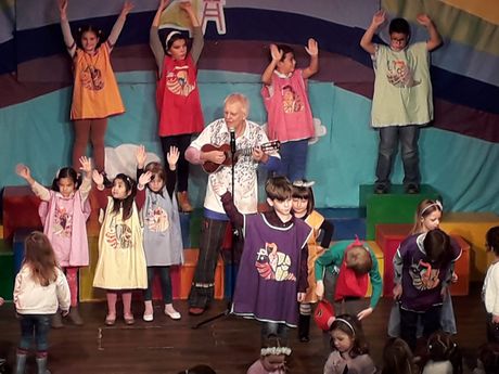 Milica Stojanović, Vukova putovanja