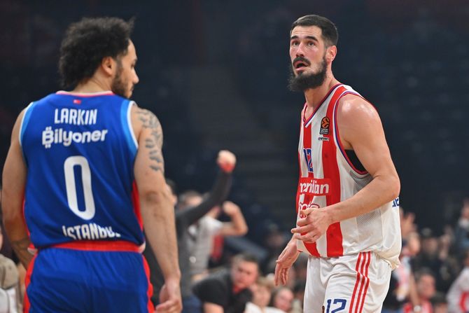 KK Crvena zvezda - KK Anadolu Efes Istanbul , Evroliga