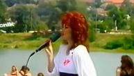 Zbog naše pevačice se pucalo u kafanama a ljubomora muža koštala ju je karijere: Muškarci su ludeli za njom