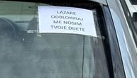 Lazare, ne okreći se, sine: Instagram eksplozija zbog poruke na kolima!