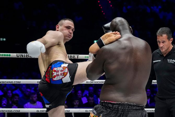 Glory Kickboxing RADE OPAČIĆ vs NICO PEREIRA HORTA Glory Kickboxing RADE OPAČIĆ vs NICO PEREIRA HORTA
