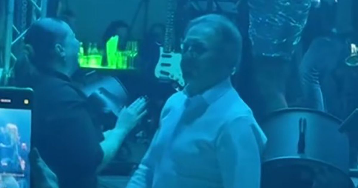 Ovaj moćnik zamenio ženu sa 30 godina mlađom, pa se razveo i njegov sin: Bivša snajka 