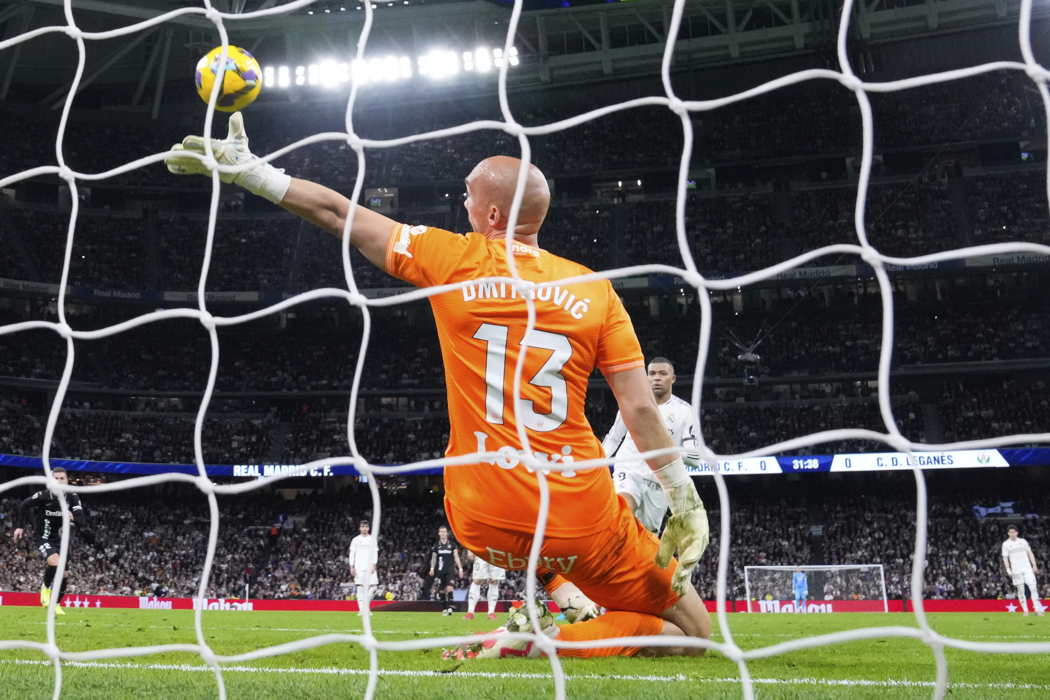 Srpski reprezentativac bio velika želja Zvezde, sada mu Barselona napunila mrežu i brojala do četiri