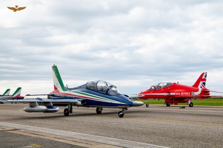 Frecce Tricolori i Red Arrows Frecce Tricolori i Red Arrows