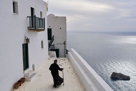 Ostrvo Amorgos Grčka manastir monah Spiridon