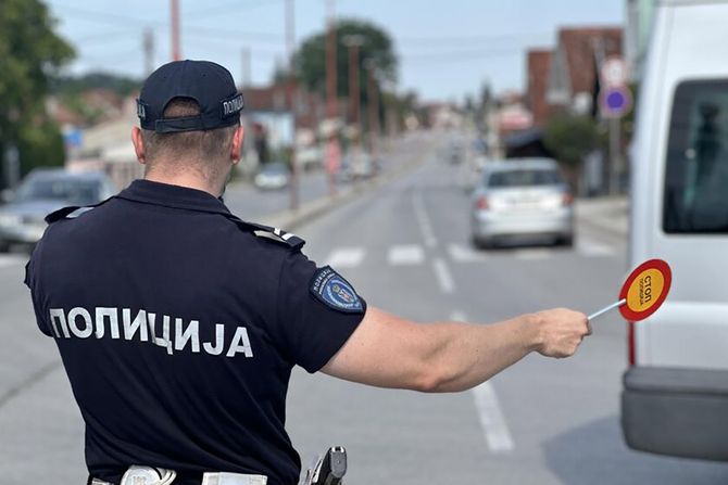 Sudar kanjon Lima, Oštećena dva luksuzna automobila
