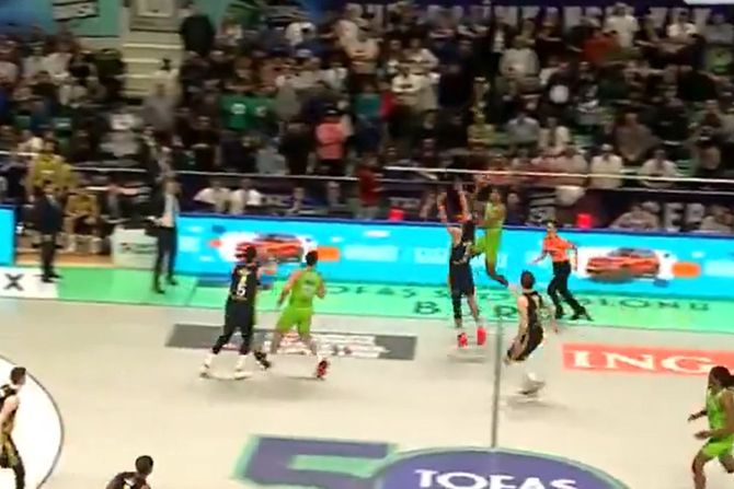 KK Fenerbahče - KK Tofaš KK Fenerbahče - KK Tofaš