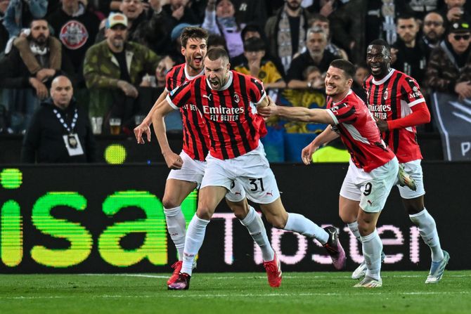 FK Milan - Strahinja Pavlović - Luka Jović FK Milan - Strahinja Pavlović - Luka Jović