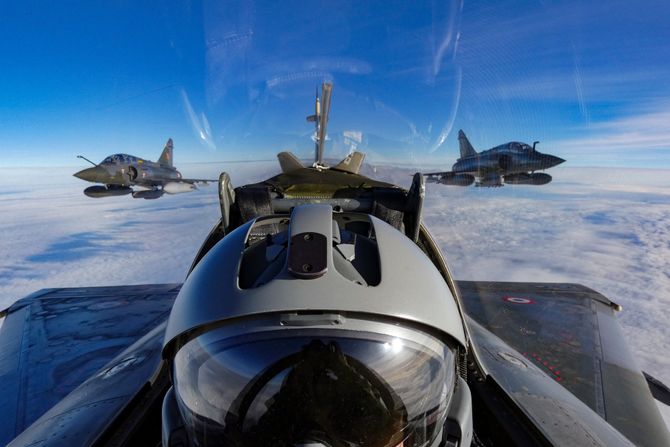 Mirage 2000 avion Miraž Mirage 2000 avion Miraž