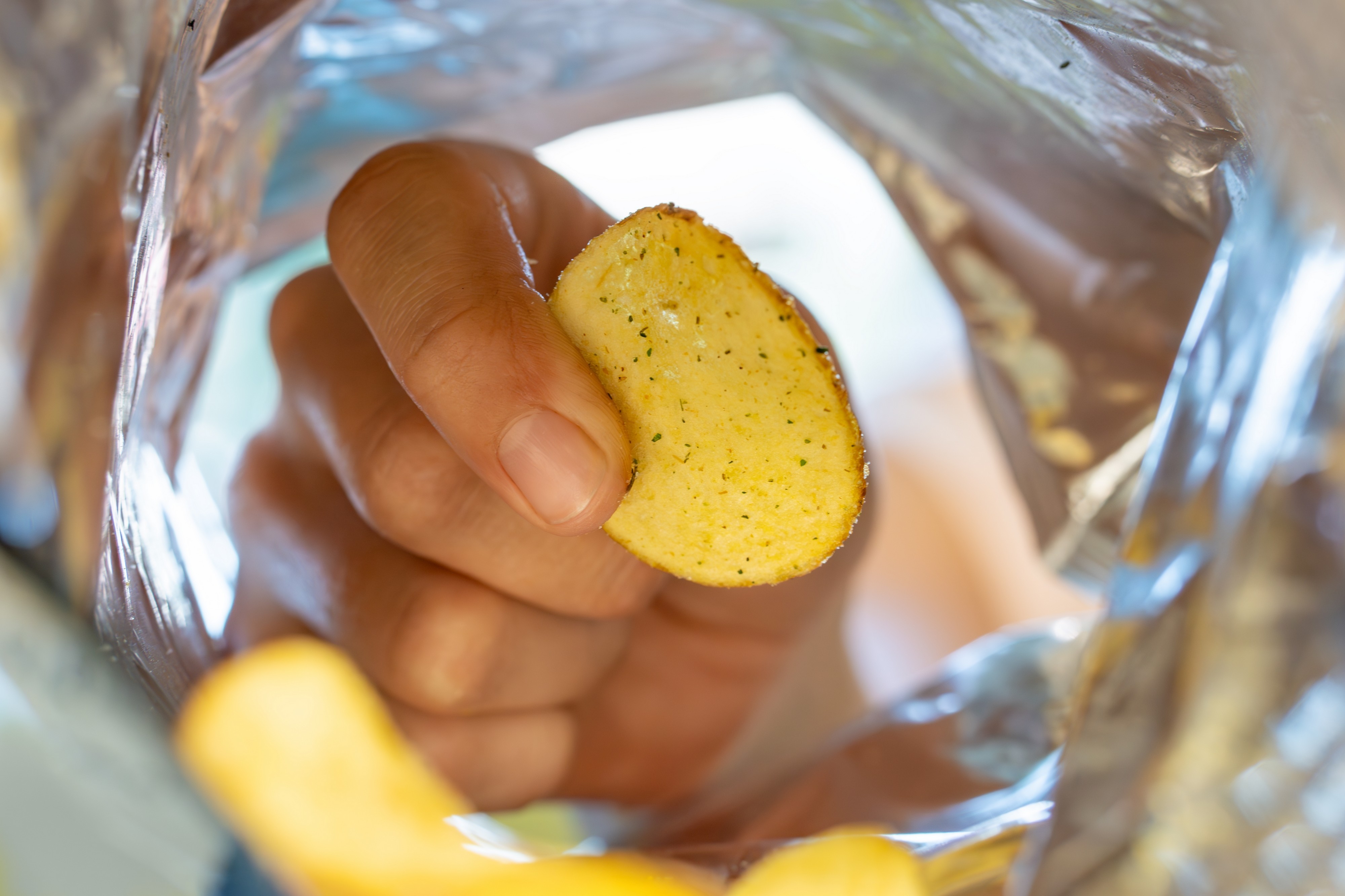 Vazduh u kesicama čipsa zapravo uopšte i nije vazduh: Zašto proizvođači pune pakovanja samo do polovine?