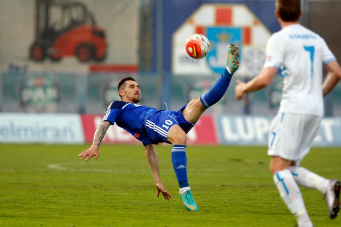 Nikola Pokrivač Nikola Pokrivač