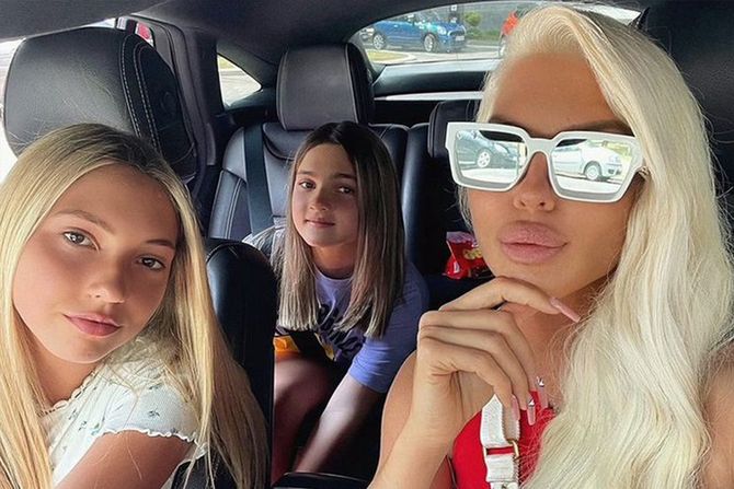 Jelena Karleuša, Atina i Nika Tošić Jelena Karleuša, Atina i Nika Tošić
