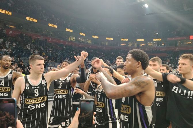 Grobari, KK Partizan - KK Crvena zvezda, slavlje Grobari, KK Partizan - KK Crvena zvezda, slavlje