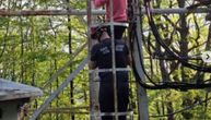 Izbegnuta tragedija! Dve devojčice se popele na toranj: Ekipa spasioca zatekla ih na visini od 15 metara