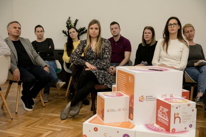 Uloga očeva u odgajanju dece Uloga očeva u odgajanju dece