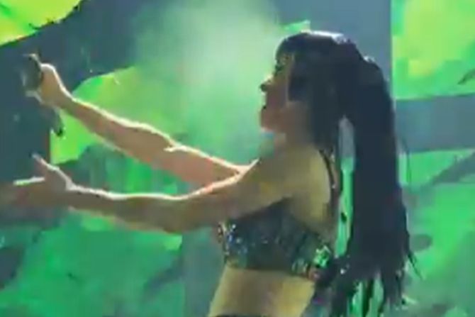 Kejti Peri, nastup Kejti Peri, nastup