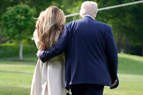Donald Tramp i Melanija Tramp krenuli na papinu sahranu u Rim Donald Tramp i Melanija Tramp krenuli na papinu sahranu u Rim