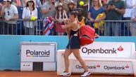 Teniserka zabeležila pobedu u Madridu, zatim je na teren ušao nezvani gost: Publika je bila oduševljena