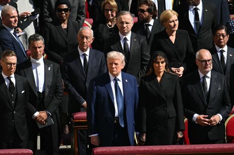 Donald i Melanija Tramp na sahrani pape Franje Donald i Melanija Tramp na sahrani pape Franje