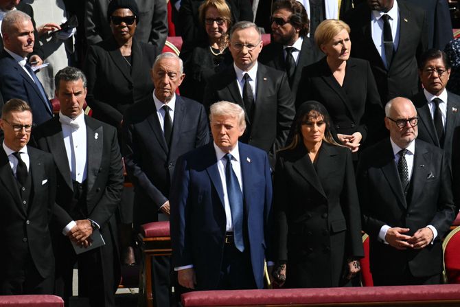 Donald i Melanija Tramp na sahrani pape Franje Donald i Melanija Tramp na sahrani pape Franje