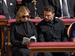 Olena i Volodimir Zelenski na sahrani pape Franje