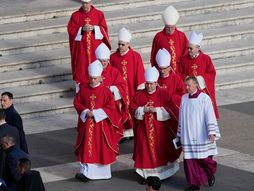 Kardinali na Trgu Svetog Petra