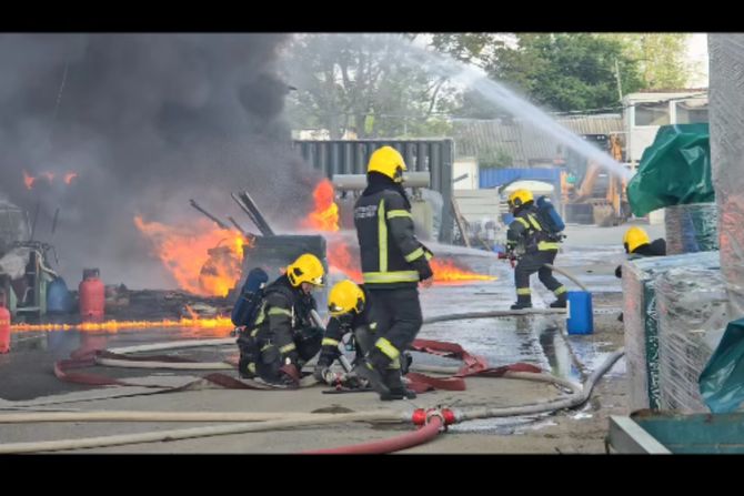 Požar u kompaniji u Novom Sadu Požar u kompaniji u Novom Sadu