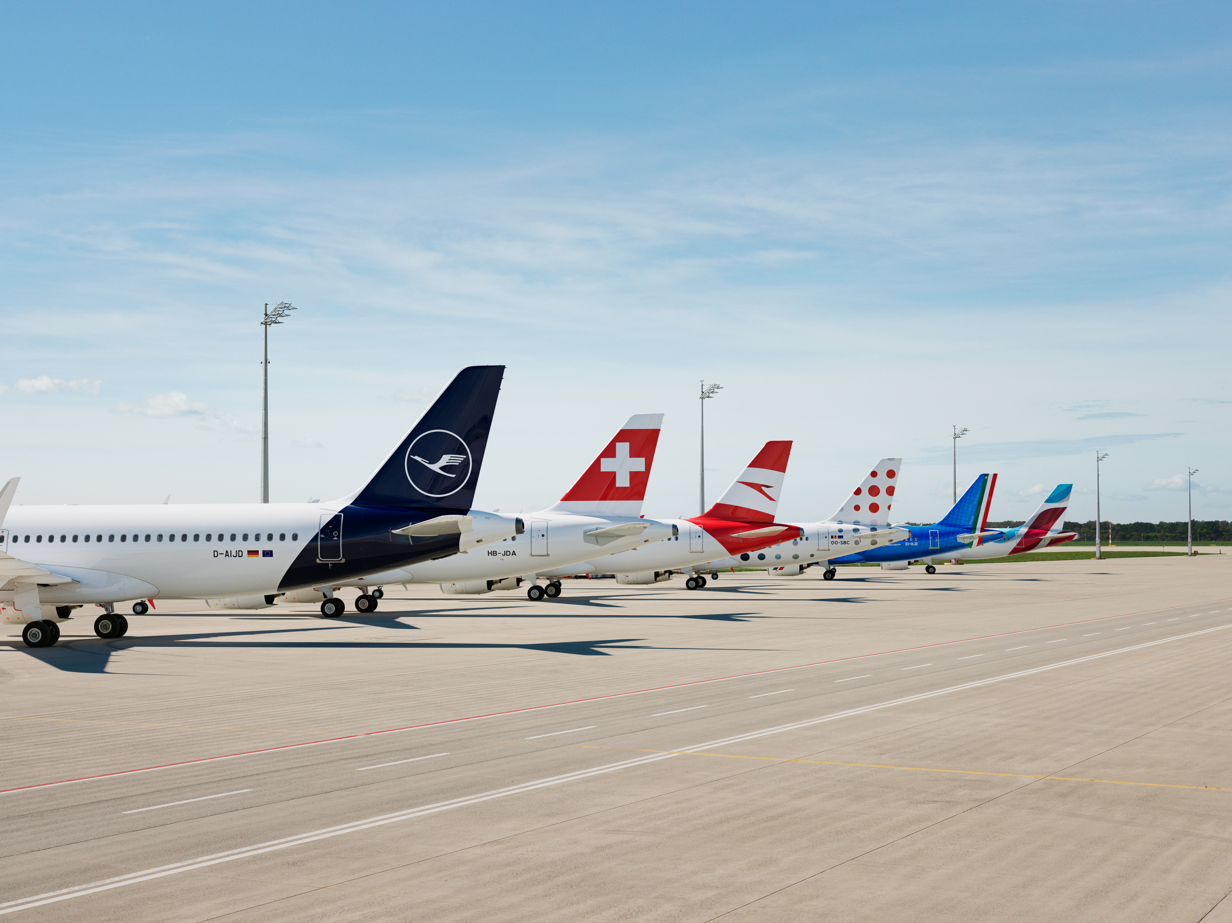 Lufthansi profit prepolovljen zbog skupog goriva: Kompanija snizila prognozu za 2026. godinu