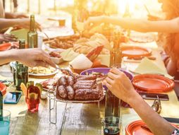 Druženje uz masnu hranu