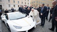 Papa Franja je 2017. od Lamborginija dobio 