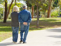 Stari ljudi, šetnja