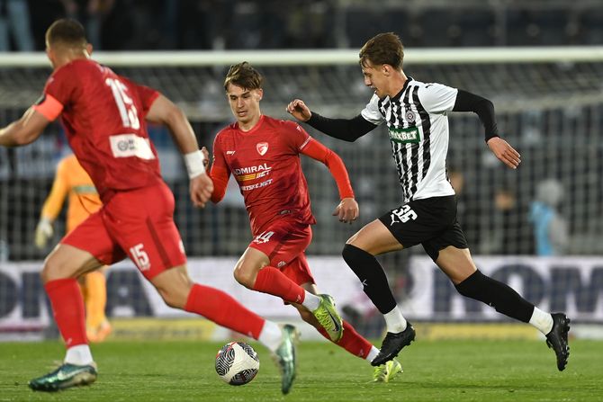 Ognjen Ugrešić - FK Partizan Ognjen Ugrešić - FK Partizan