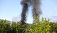 Požar na Rakovačkom putu: Gust, crni oblak dima širi se Beogradom