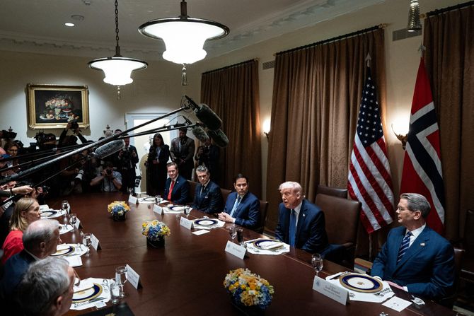 Donald Tramp, Majk Volc, sastanak kabineta američkog predsednika Donald Tramp, Majk Volc, sastanak kabineta američkog predsednika