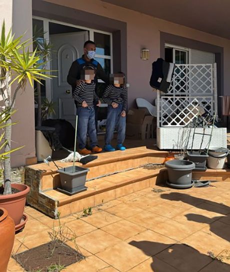 Vila Španija, otac i majka držali decu 4 godine unutra Vila Španija, otac i majka držali decu 4 godine unutra