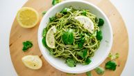 Nedeljni ručak koji se sprema brzo, osvežava i podiže seratonin: Pasta sa tikvicama, bosiljkom i limunom