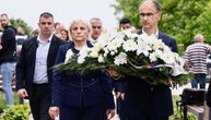 U Duboni i Malom Orašju obeležava se dve godine od masakra: Premijer Macut položio venac