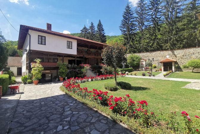 Manastir, selo Drača Manastir, selo Drača